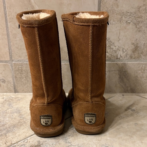 Girls’ Brown Suede Shearling Boots - Picture 5 of 9